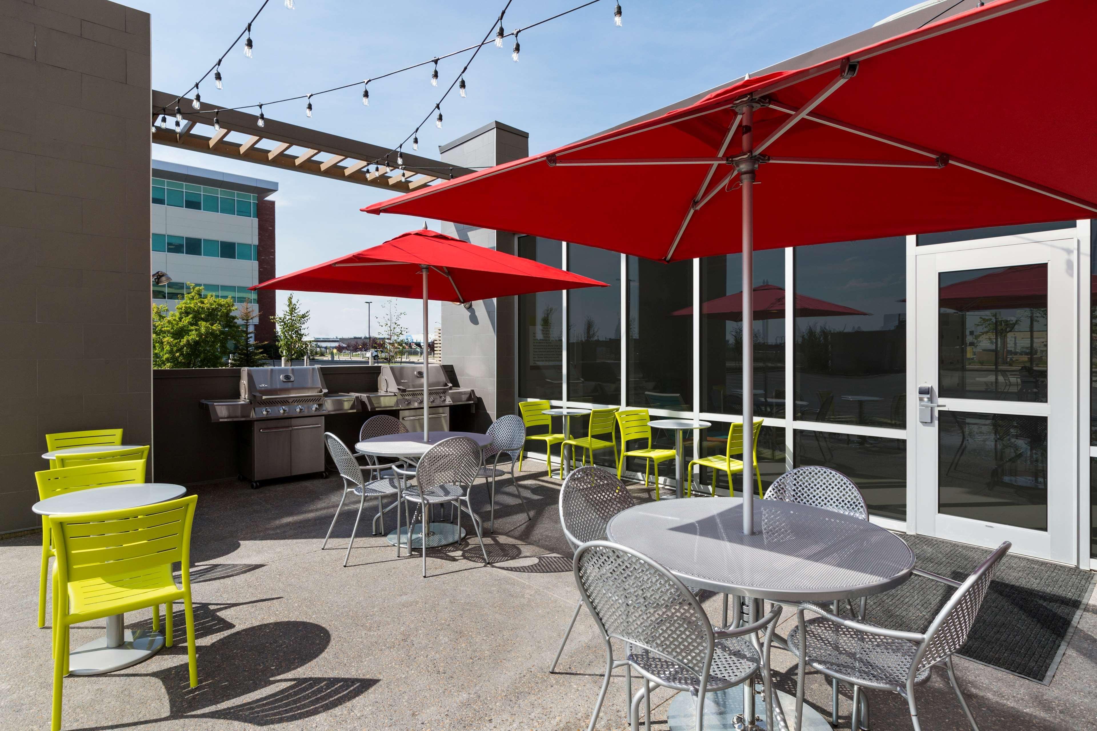 Home2 Suites By Hilton West Edmonton Exteriör bild